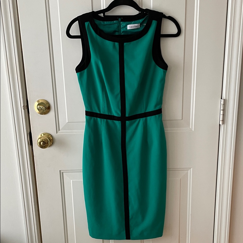 Calvin Klein Green Sheath Dress with Black Trim Size 2